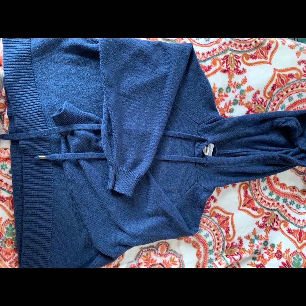 Cropped Sweater with Hood